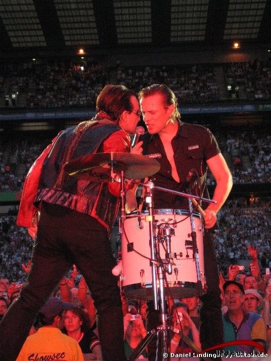 Bono, Larry Mullen Jr